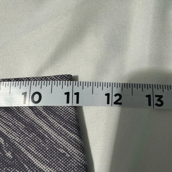 Athleta Transend 7” Shorts Dark and Light Purple Paisley Pattern Size Smll - Picture 9 of 9